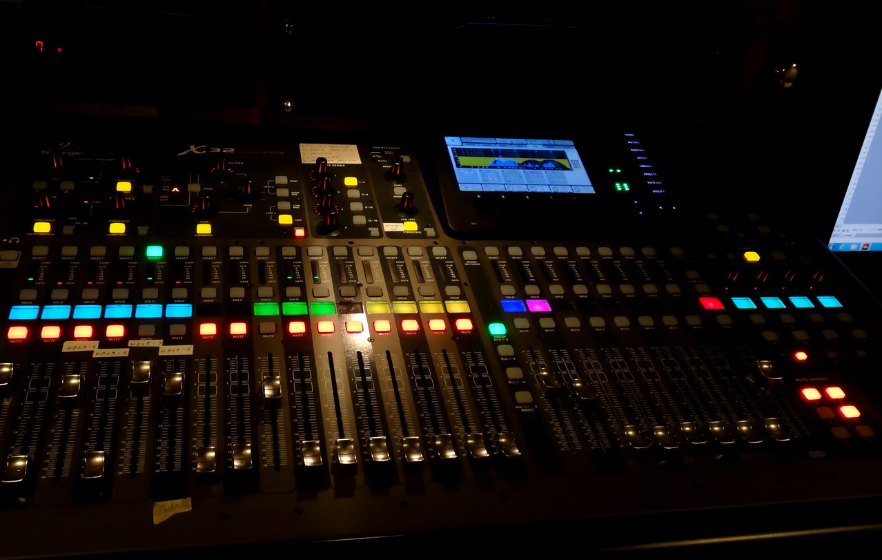 audio visual technician 32 channel digital mixing service